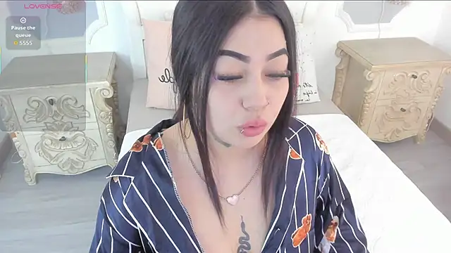 Snapshot of MeganStar__ chatting on October 19, 2025, 11:57 am MeganStar   online show from October 19, 2025, 11:57 am