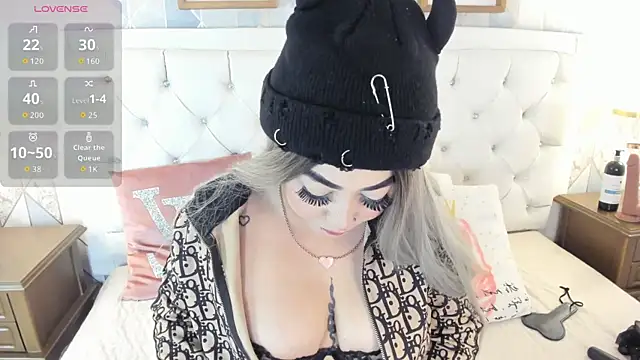 Snapshot of MeganStar__ chatting on September 24, 2025, 12:33 pm MeganStar   online show from September 24, 2025, 12:33 pm