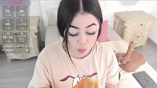 Snapshot of MeganStar__ chatting on October 22, 2025, 12:15 pm MeganStar   online show from October 22, 2025, 12:15 pm