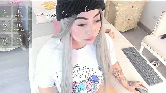 Snapshot of MeganStar__ chatting on October 14, 2025, 11:33 am MeganStar   online show from October 14, 2025, 11:33 am