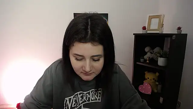 Katrin kiss  online show from October 9, 2025, 12:49 pm