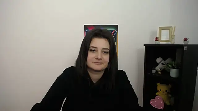 Katrin kiss  online show from September 19, 2025, 2:43 pm