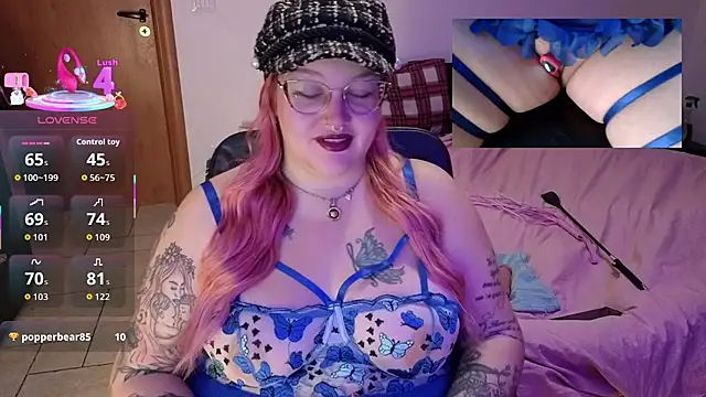 Snapshot of AlyssaWonderland chatting on December 15, 2025, 9:59 am AlyssaWonderland online show from December 15, 2025, 9:59 am