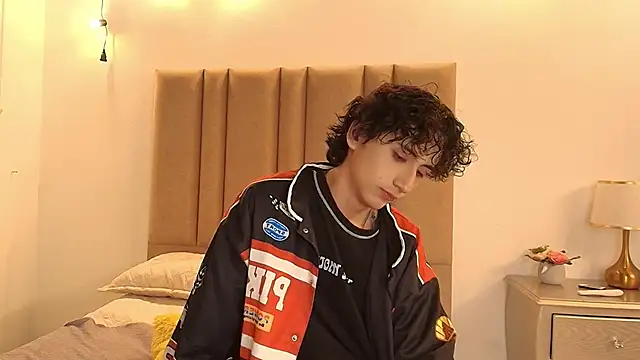 noidysis online show from September 24, 2025, 3:46 am