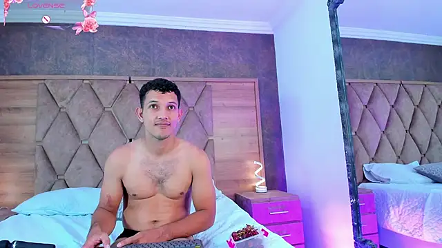 Snapshot of EimyAndMaxi chatting on September 16, 2025, 8:43 pm EimyAndMaxi online show from September 16, 2025, 8:43 pm