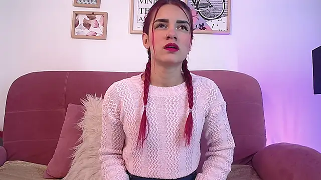 Snapshot of Karina2Smith chatting on October 7, 2025, 11:33 am Karina2Smith online show from October 7, 2025, 11:33 am