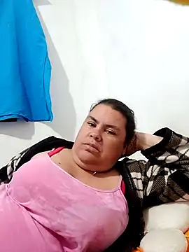 yaneth  online show from October 18, 2025, 10:56 pm