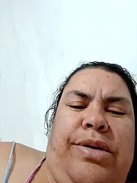 yaneth  online show from November 15, 2025, 10:47 pm