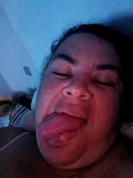 yaneth  online show from September 10, 2025, 3:05 am