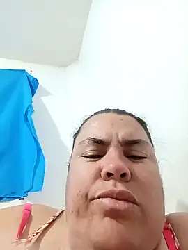 yaneth  online show from October 2, 2025, 11:19 pm