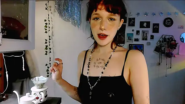 Snapshot of LeelooYolo chatting on April 17, 2026, 3:48 pm LeelooYolo online show from April 17, 2026, 3:48 pm