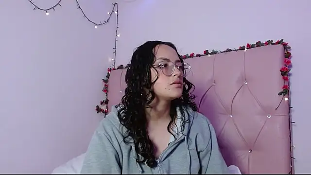 manumeow1 online show from December 14, 2025, 10:15 pm