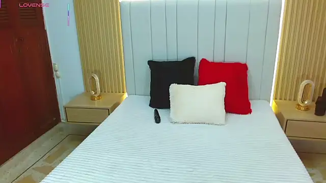 WildScarlet online show from October 20, 2025, 1:11 pm