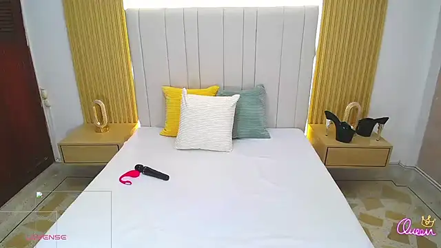 Snapshot of WildScarlet chatting on February 14, 2026, 1:11 pm WildScarlet online show from February 14, 2026, 1:11 pm