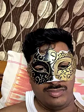 Snapshot of VVcouple chatting on September 29, 2025, 6:24 pm VVcouple online show from September 29, 2025, 6:24 pm