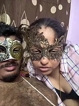 Snapshot of VVcouple chatting on October 28, 2025, 6:07 pm VVcouple online show from October 28, 2025, 6:07 pm