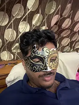 Snapshot of VVcouple chatting on October 7, 2025, 6:31 pm VVcouple online show from October 7, 2025, 6:31 pm