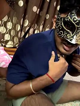 Snapshot of VVcouple chatting on October 23, 2025, 6:06 pm VVcouple online show from October 23, 2025, 6:06 pm