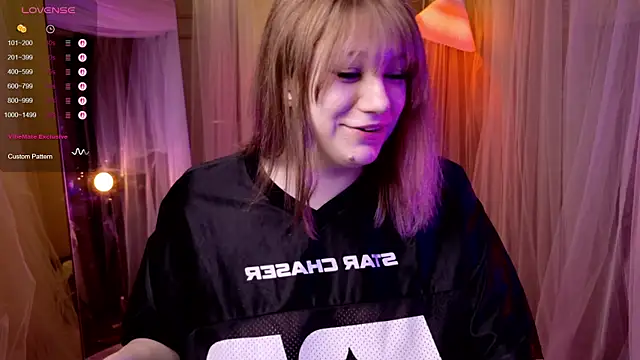 Morvelyn online show from November 7, 2025, 10:03 pm