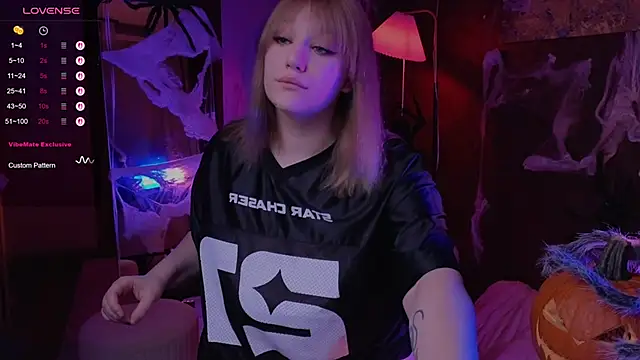 Morvelyn online show from October 27, 2025, 6:31 pm