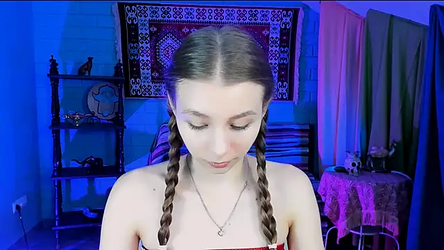 JulieDaniel online show from September 29, 2025, 8:10 am