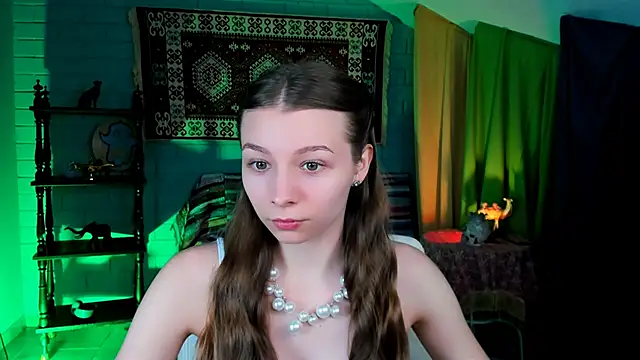 JulieDaniel online show from November 13, 2025, 8:07 am