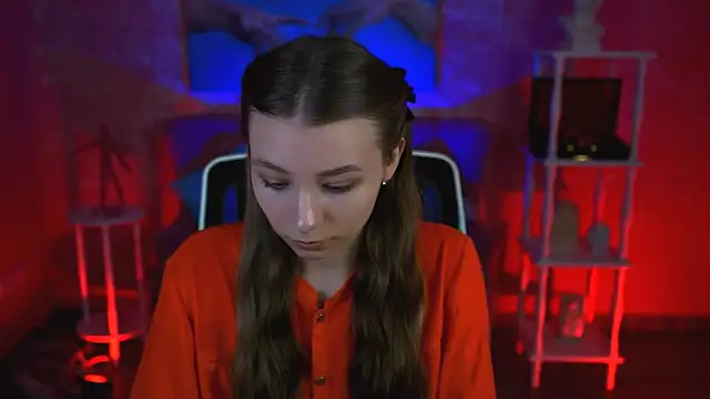 JulieDaniel online show from September 24, 2025, 8:10 am