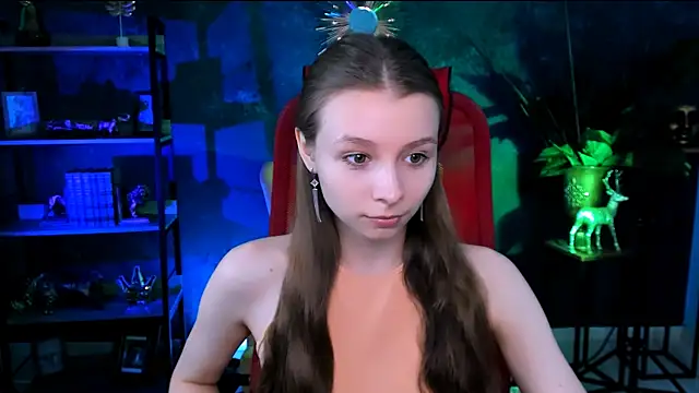 JulieDaniel online show from May 8, 2026, 4:16 am