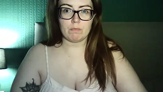 Curvy-BellaX online show from September 10, 2025, 7:13 pm