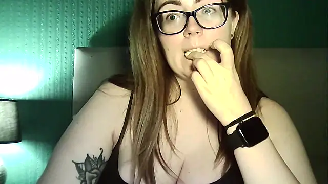 Curvy-BellaX online show from September 12, 2025, 7:46 pm