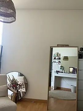 Snapshot of chloedlm5 chatting on February 25, 2026, 10:15 am chloedlm5 online show from February 25, 2026, 10:15 am