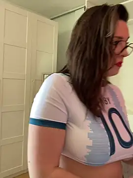 chloedlm5 online show from March 14, 2026, 12:00 pm