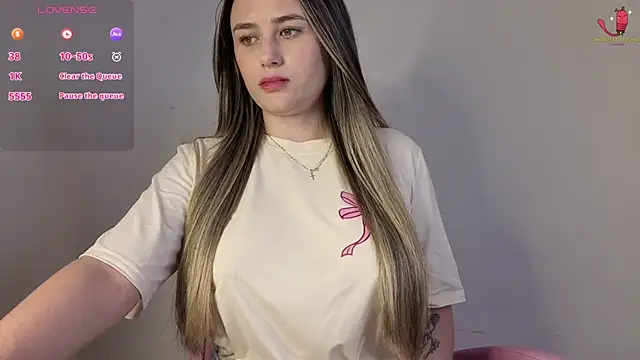 Veronika  Winslow  online show from November 20, 2025, 5:19 am