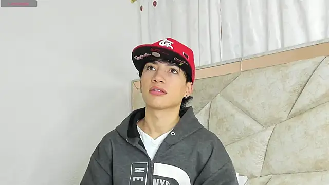 Thiago Divine  online show from September 17, 2025, 1:13 pm