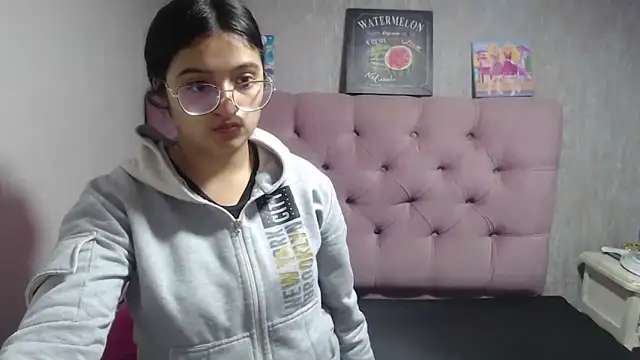 Snapshot of laurenelove chatting on October 5, 2025, 3:19 am laurenelove online show from October 5, 2025, 3:19 am