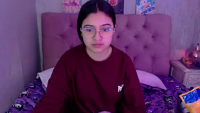 Snapshot of laurenelove chatting on September 17, 2025, 3:19 am laurenelove online show from September 17, 2025, 3:19 am