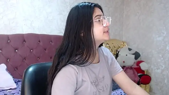 Snapshot of laurenelove chatting on September 18, 2025, 2:36 am laurenelove online show from September 18, 2025, 2:36 am