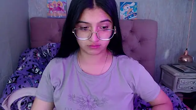 Snapshot of laurenelove chatting on October 7, 2025, 2:45 am laurenelove online show from October 7, 2025, 2:45 am