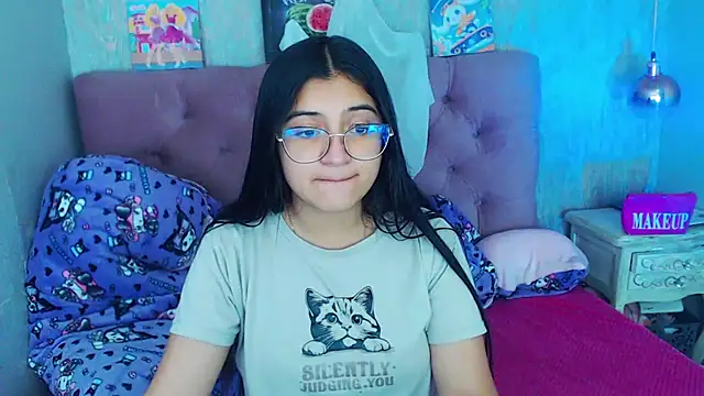 Snapshot of laurenelove chatting on October 25, 2025, 3:28 am laurenelove online show from October 25, 2025, 3:28 am