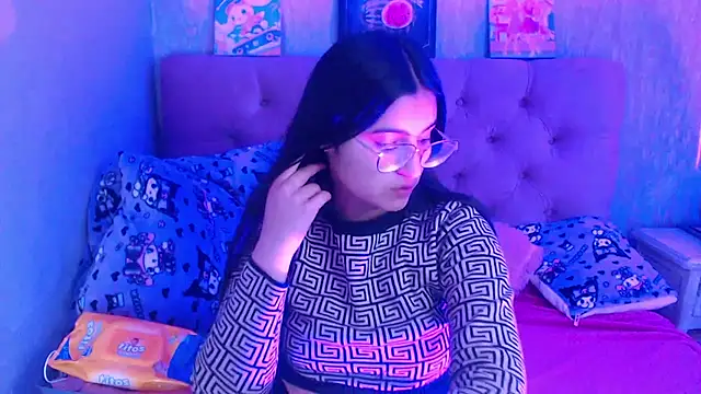 Snapshot of laurenelove chatting on October 10, 2025, 12:33 am laurenelove online show from October 10, 2025, 12:33 am