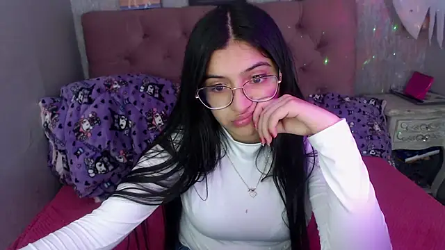 Snapshot of laurenelove chatting on October 26, 2025, 3:07 am laurenelove online show from October 26, 2025, 3:07 am