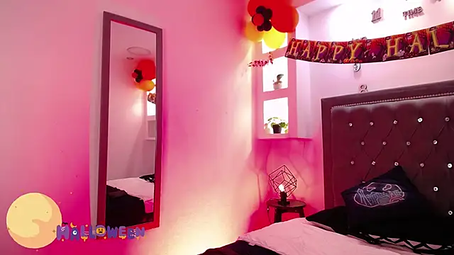 Snapshot of MelissaRhodes chatting on October 30, 2025, 8:39 pm MelissaRhodes online show from October 30, 2025, 8:39 pm