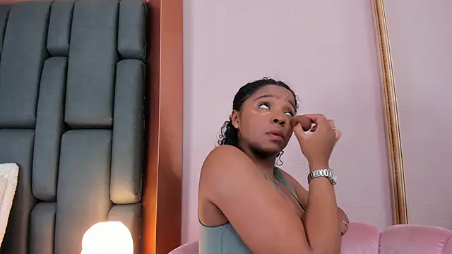 LisaMendez online show from April 4, 2026, 4:30 am