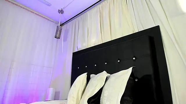 Snapshot of bloom_bbc chatting on October 7, 2025, 8:43 pm bloom bbc online show from October 7, 2025, 8:43 pm