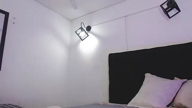 Snapshot of bloom_bbc chatting on September 18, 2025, 8:34 pm bloom bbc online show from September 18, 2025, 8:34 pm