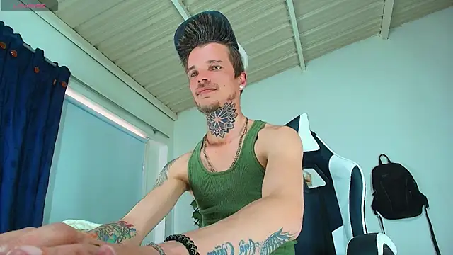 Snapshot of Gold_Loyal77 chatting on October 9, 2025, 4:18 pm Gold Loyal77 online show from October 9, 2025, 4:18 pm