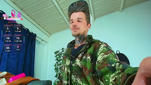 Snapshot of Gold_Loyal77 chatting on September 25, 2025, 8:31 am Gold Loyal77 online show from September 25, 2025, 8:31 am