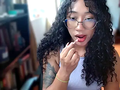 Snapshot of clitia_xx chatting on June 15, 2026, 8:19 pm clitia xx online show from June 15, 2026, 8:19 pm