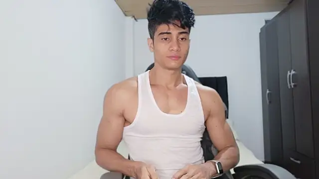 Snapshot of stylish_men chatting on October 17, 2025, 1:24 pm stylish men online show from October 17, 2025, 1:24 pm