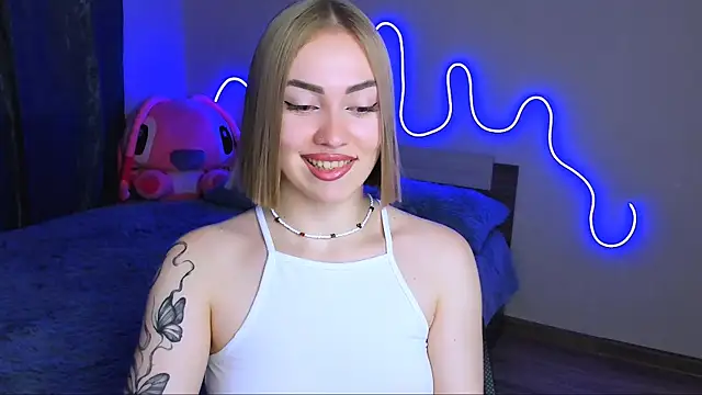 Snapshot of LaraKrein_lk chatting on September 23, 2025, 1:40 pm LaraKrein lk online show from September 23, 2025, 1:40 pm